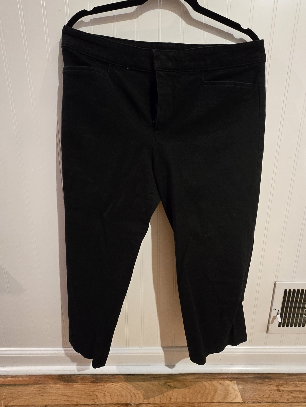 Chaps Black Women's Cropped Shorts